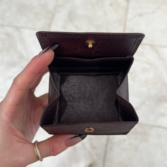 Louis Vuitton Taiga Pocket Storage Coin Pouch Vintage - Picture 7 of 10